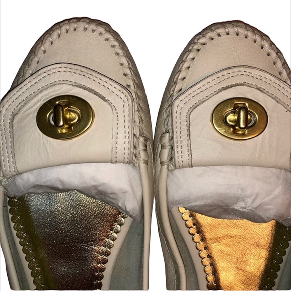 Coach size 10. Made in Italy. Cream/off-white leather loafers with turn lock - Picture 8 of 8